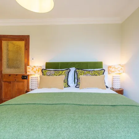 Holiday home Castlehaw View *