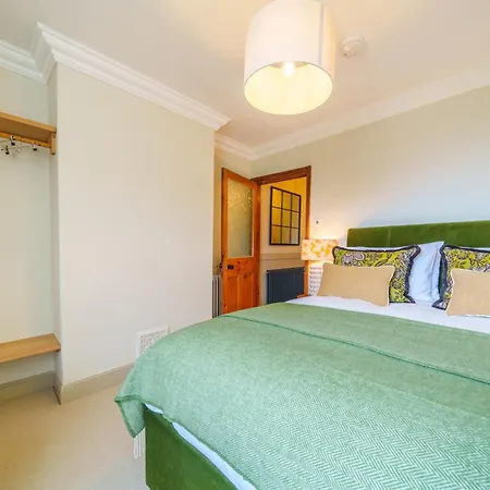 Holiday home Castlehaw View *